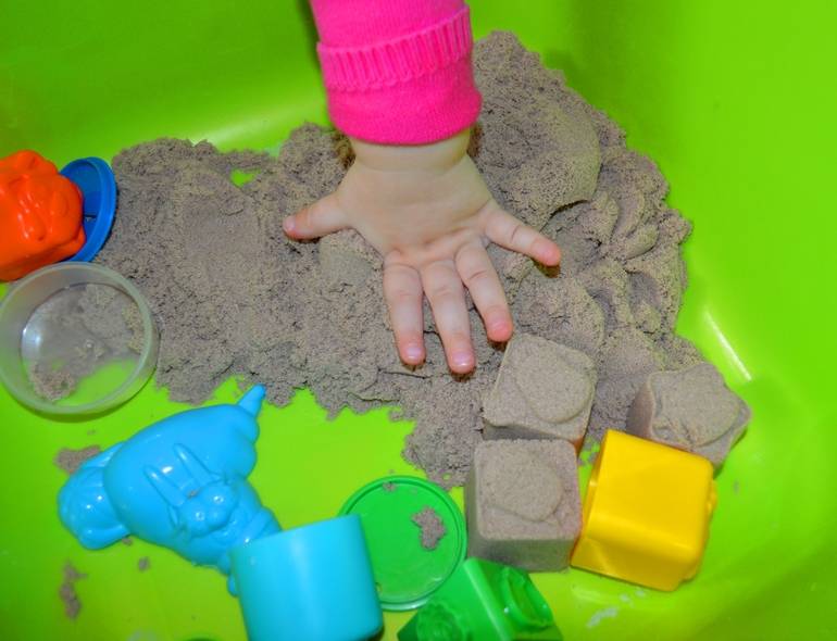 10 лучших наборов кинетического песка