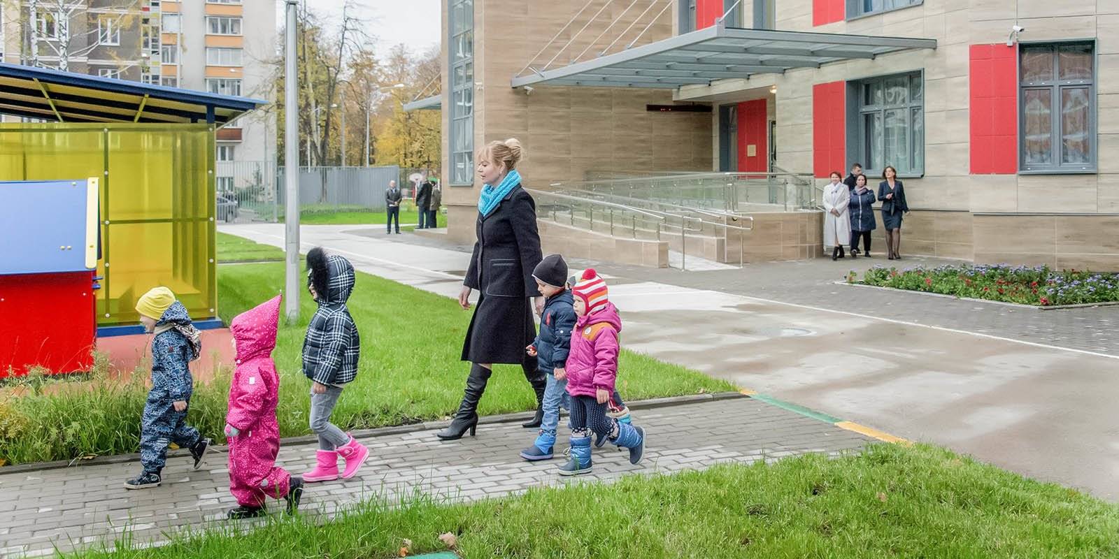 Посещает детский сад