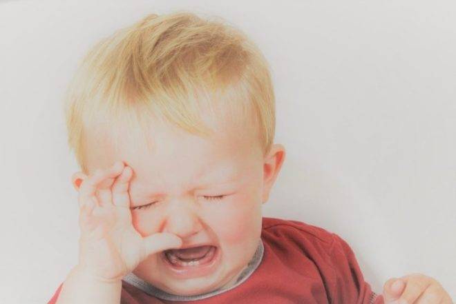 Как остановить истерику у малыша: 10 проверенных способов