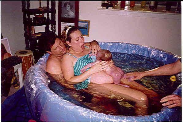 Когда после родов можно принимать ванну если было кесарево