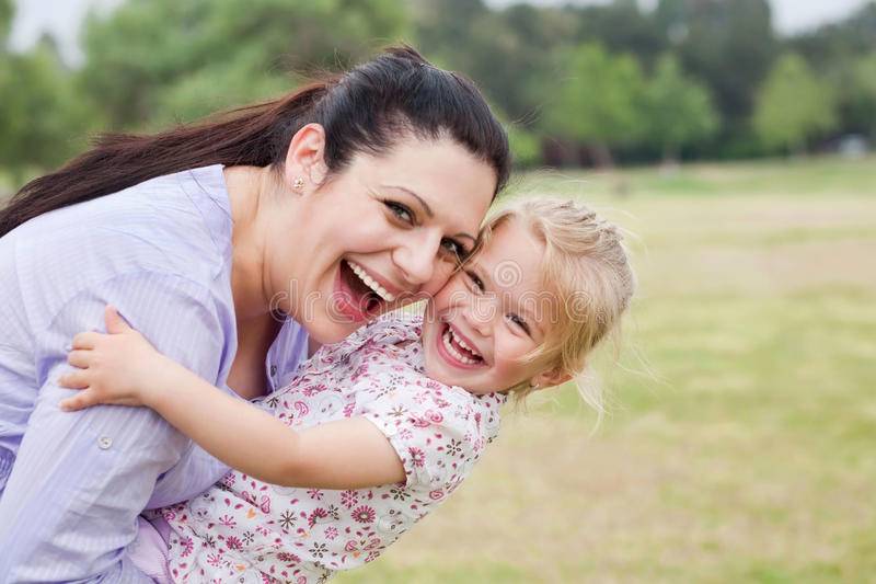 Нет смысла жить ради детей: мамы-эгоистки гарантируют ребенку счастливое будущее