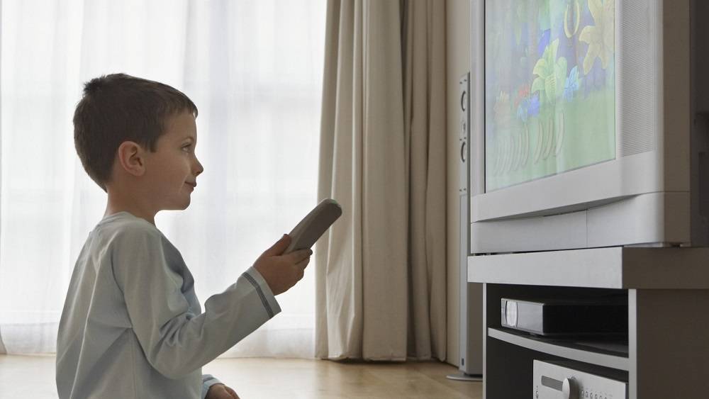 Вреден ли телевизор для детского зрения