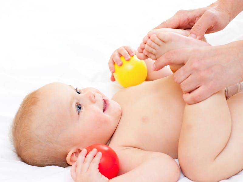 Как делать массаж новорожденному – видео и основные правила
