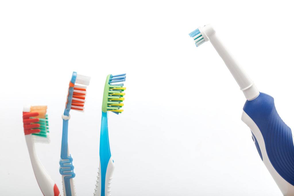 13 лучших электрических зубных щеток