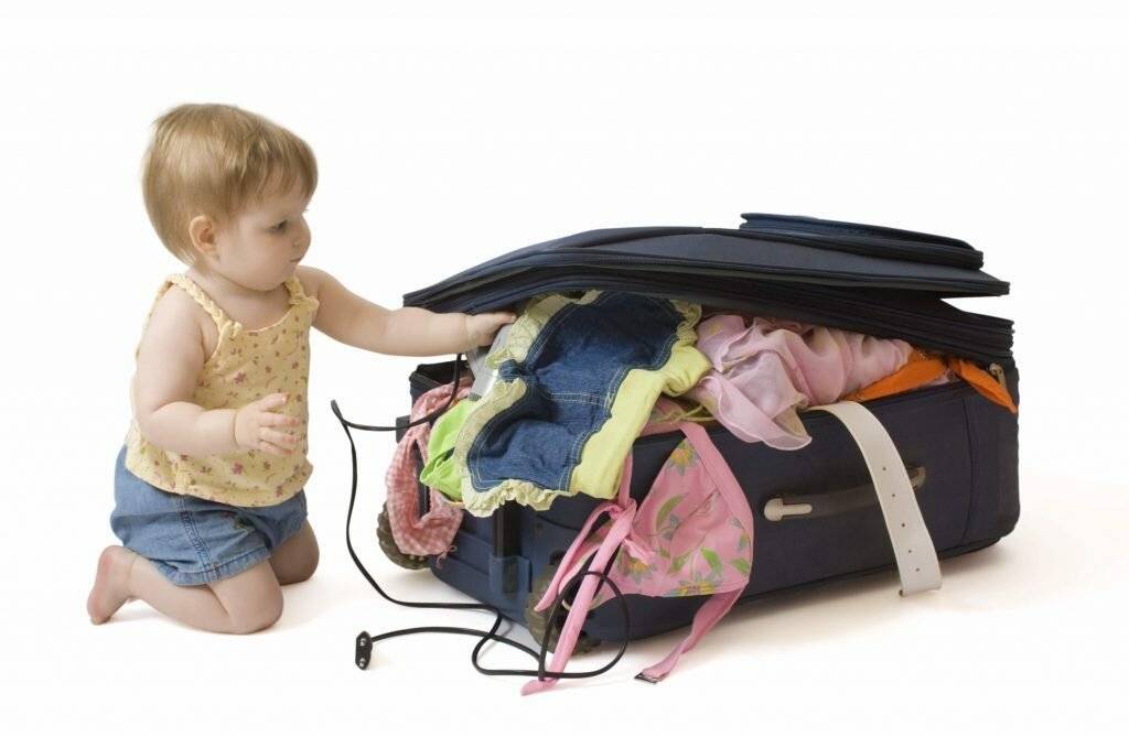 Собираем вещи в поездку с ребенком: список, рекомендации